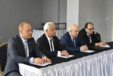 Член Президиума Совета Республики С.Рачков 
принял участие во встрече руководства Миссии СНГ с Главой миссии БДИПЧ ОБСЕ по наблюдению за конституционным референдумом в Узбекистане