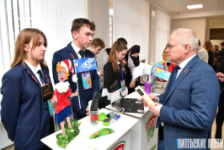 Член Совета Республики Ю.Деркач принял участие в качестве эксперта в областном туре республиканского молодежного проекта "100 идей для Беларуси".