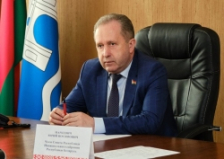 Член Совета Республики Ю.Наркевич посетил сельскохозяйственные предприятия Брестской области
